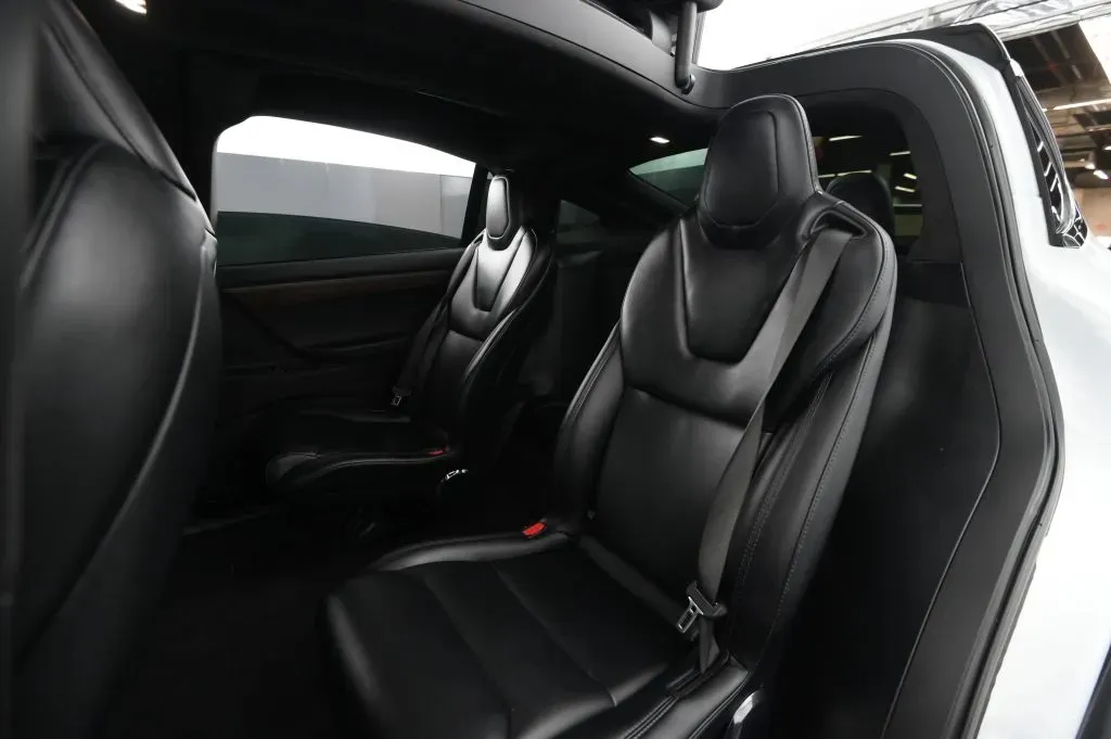 Tesla Model X photo 40