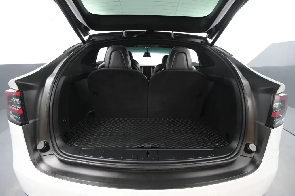 Tesla Model X photo 42