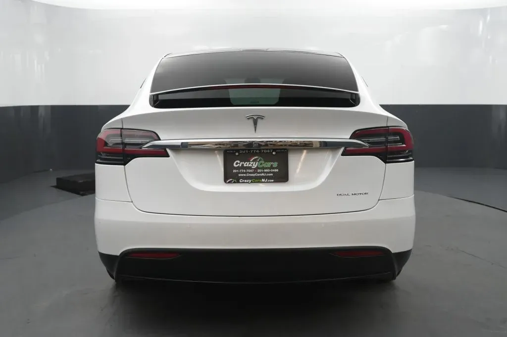 Tesla Model X photo 4