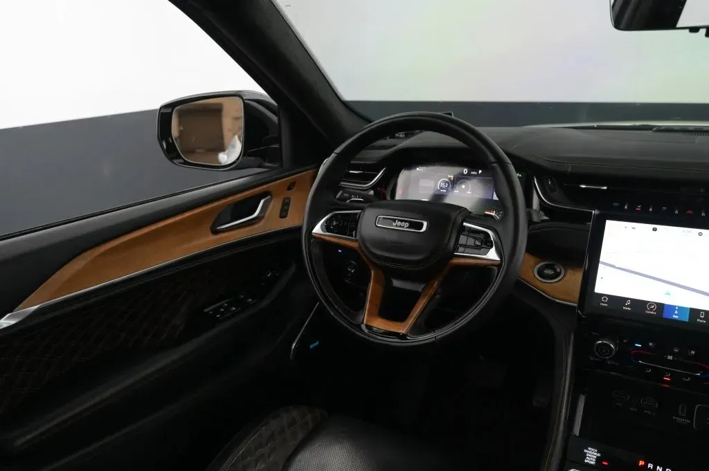 Jeep Grand Cherokee photo 43