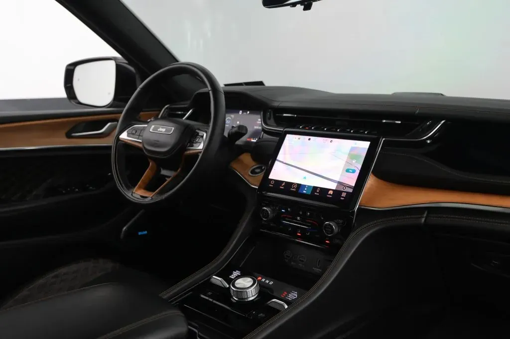 Jeep Grand Cherokee photo 57