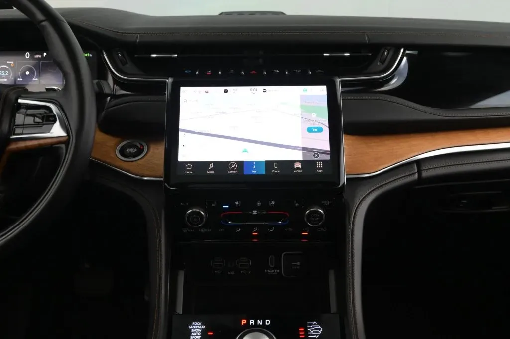 Jeep Grand Cherokee photo 41