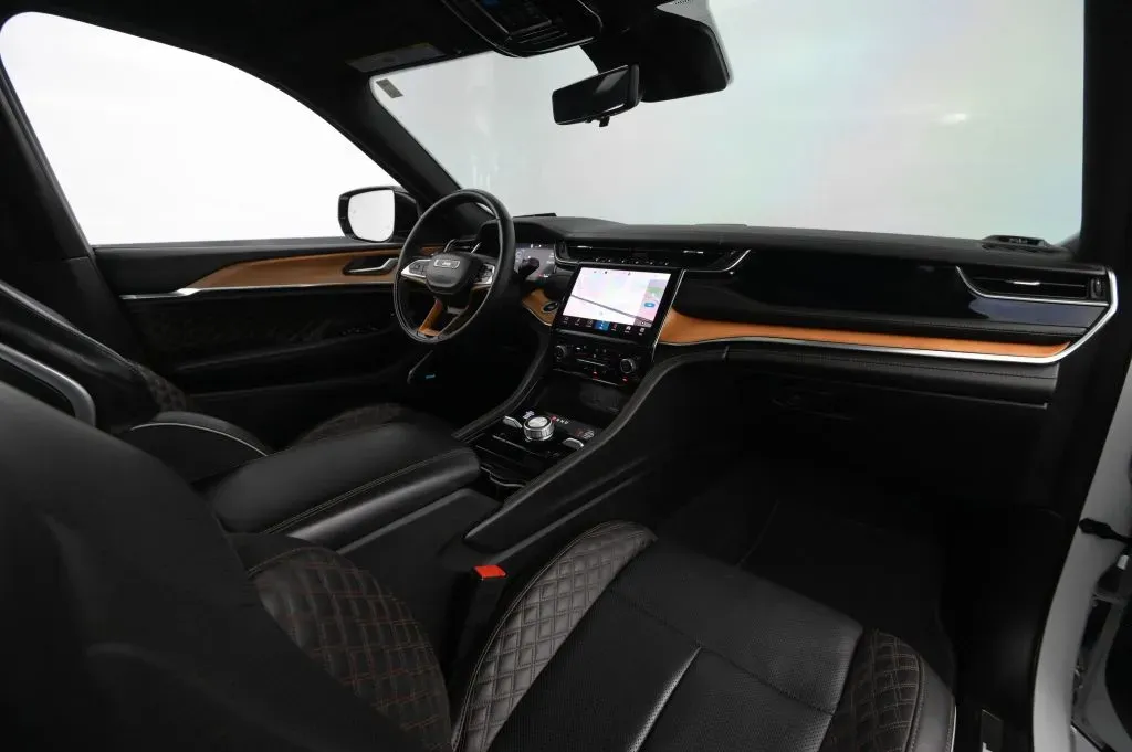Jeep Grand Cherokee photo 56