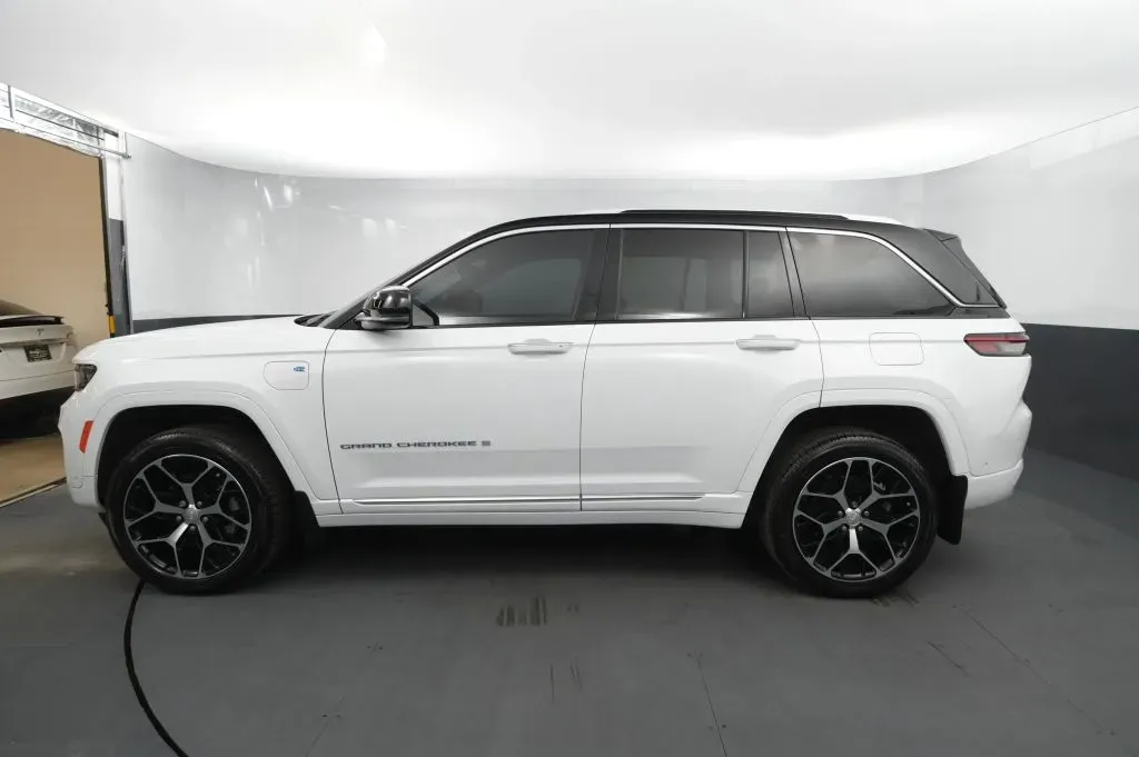 Jeep Grand Cherokee photo 2