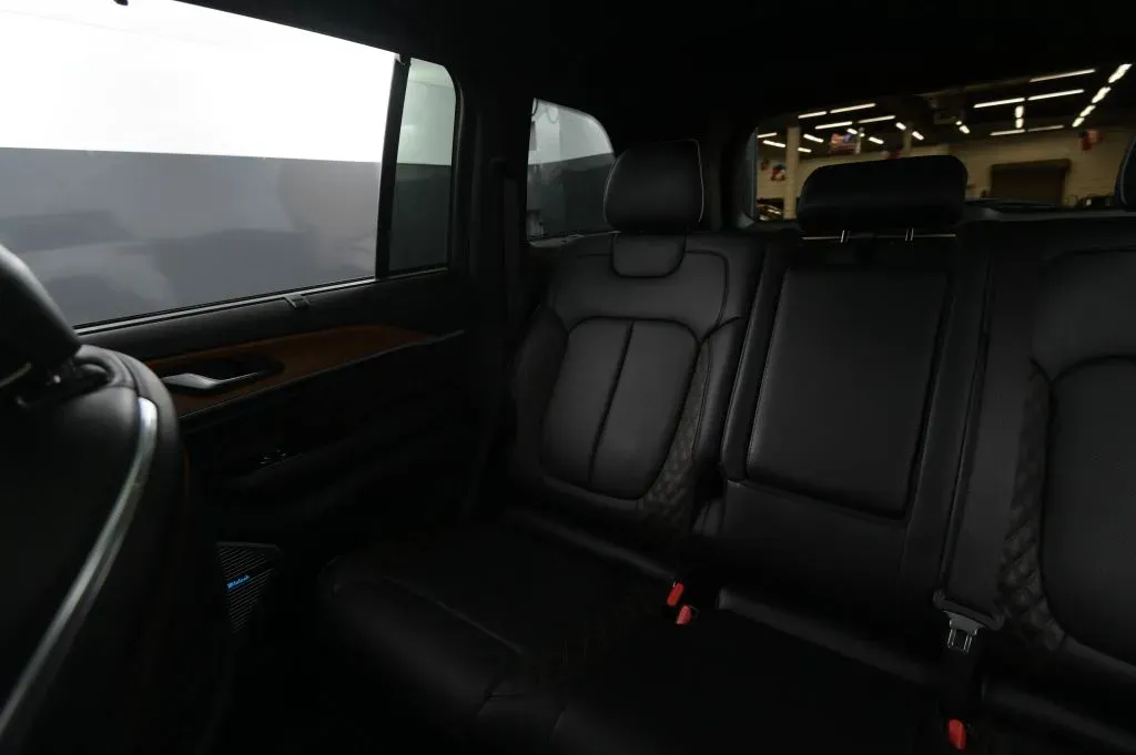 Jeep Grand Cherokee photo 50