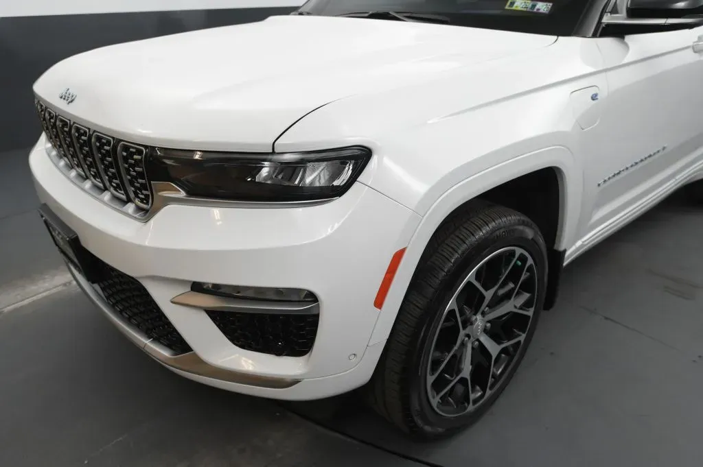 Jeep Grand Cherokee photo 10