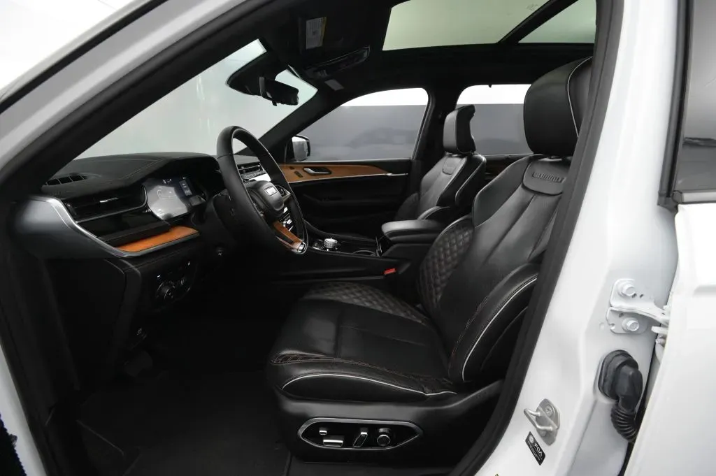 Jeep Grand Cherokee photo 46