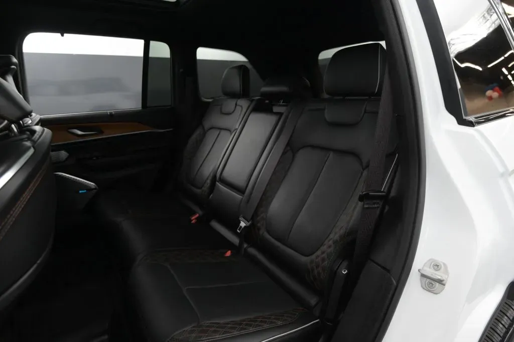 Jeep Grand Cherokee photo 54