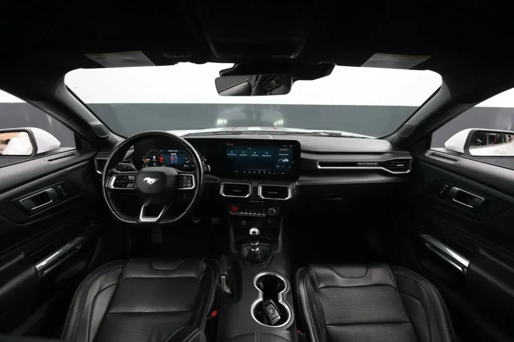 Ford Mustang photo 32