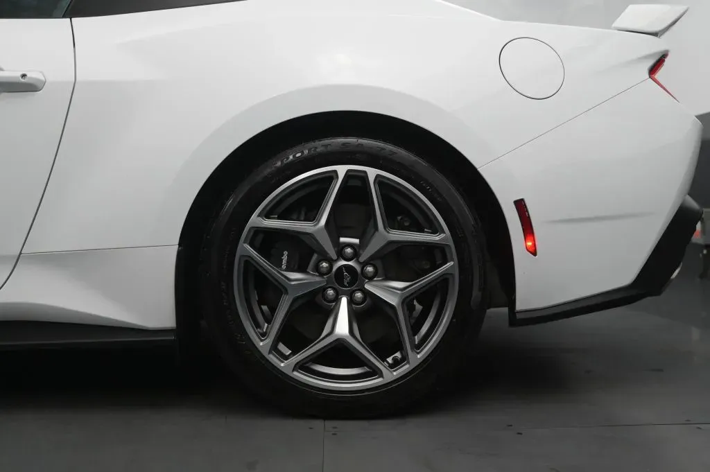 Ford Mustang photo 15