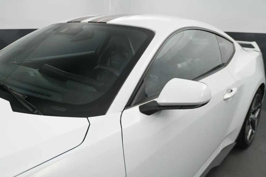 Ford Mustang photo 11