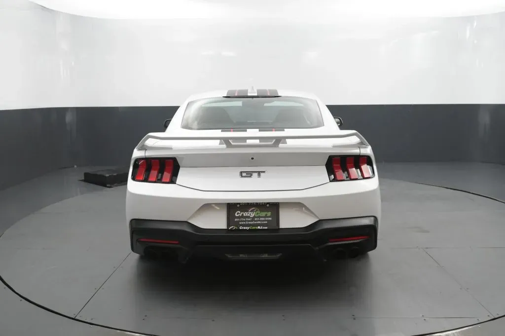 Ford Mustang photo 4