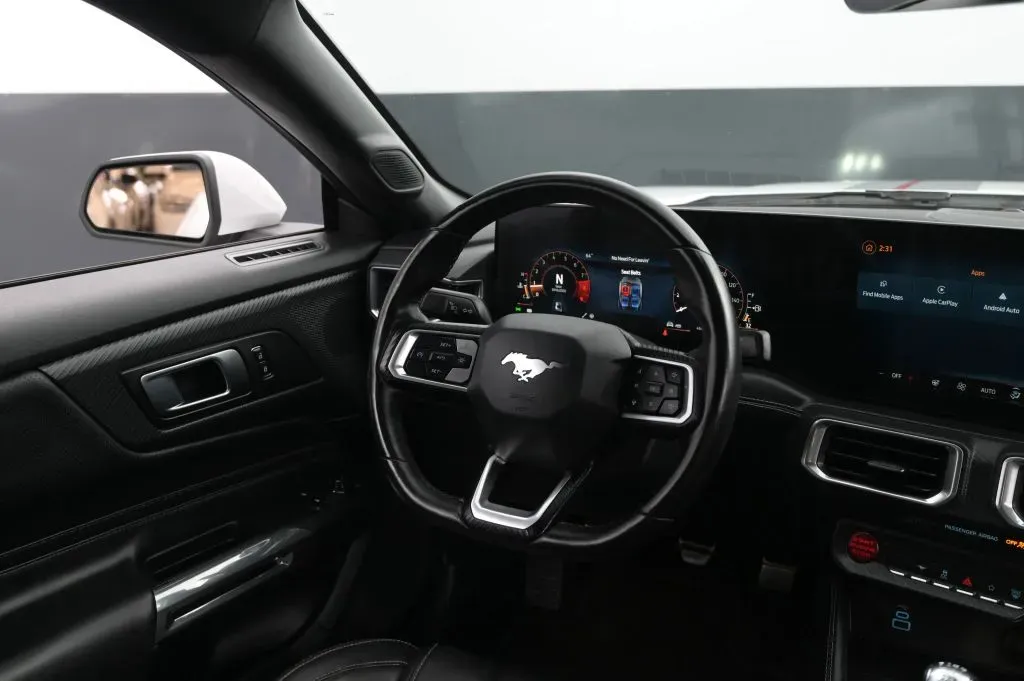 Ford Mustang photo 36