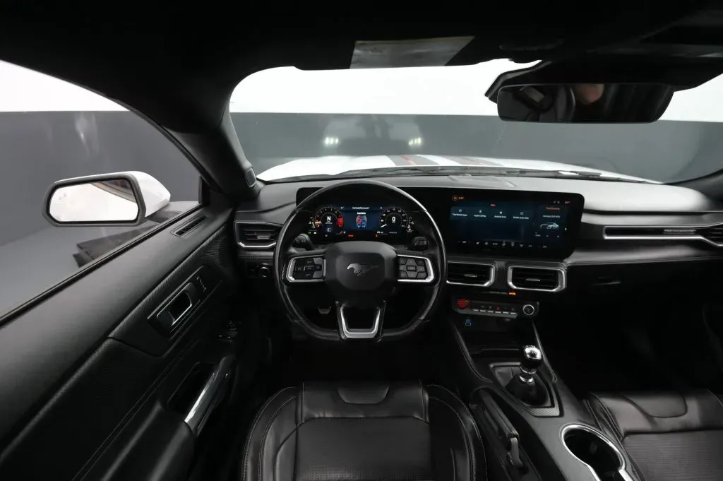 Ford Mustang photo 38