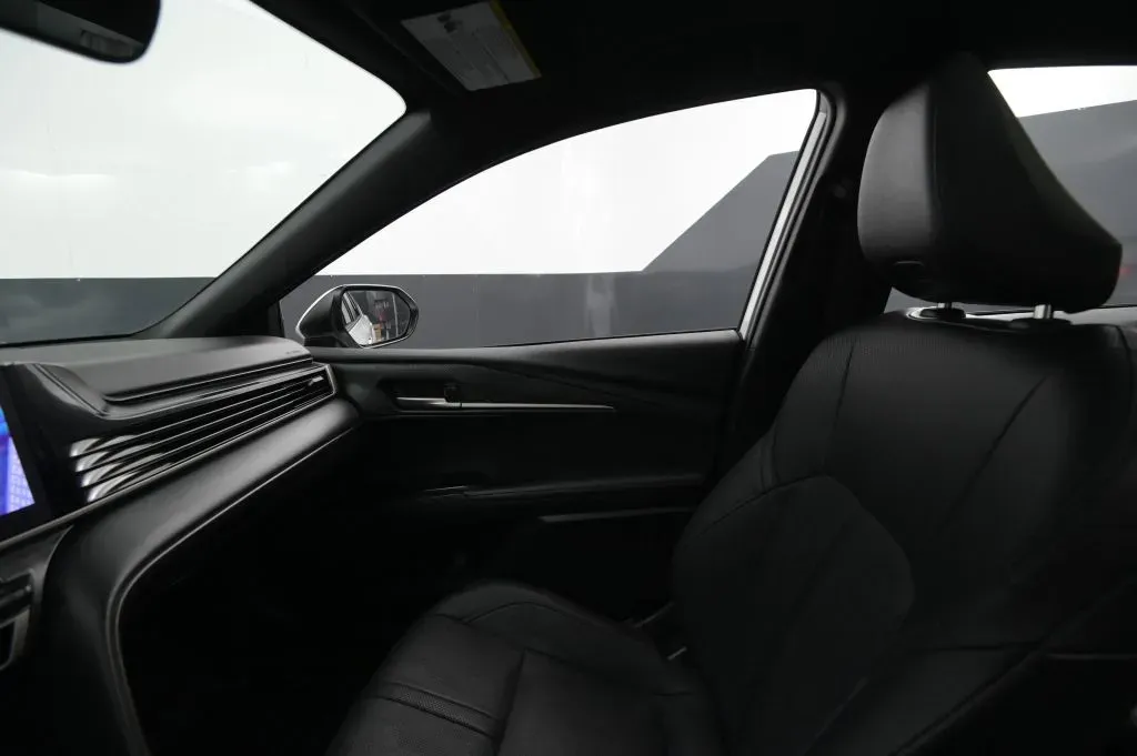 Toyota Camry photo 28