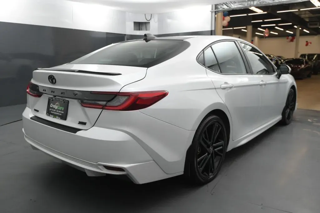 Toyota Camry photo 5