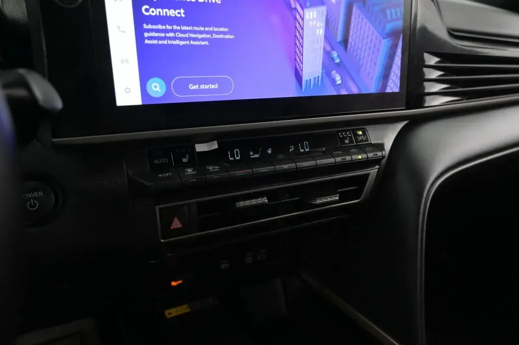 Toyota Camry photo 26