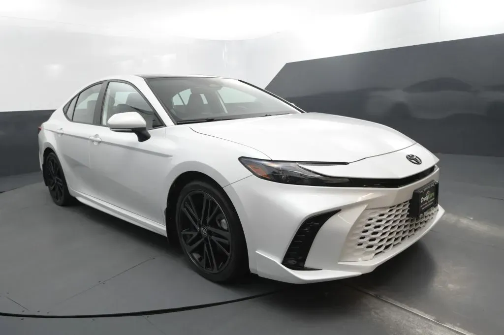 Toyota Camry photo 7