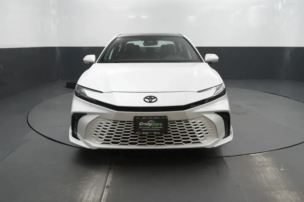 Toyota Camry photo 8