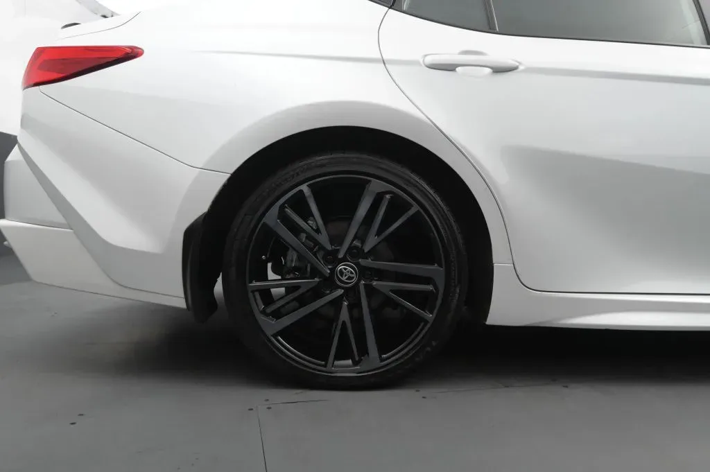 Toyota Camry photo 18
