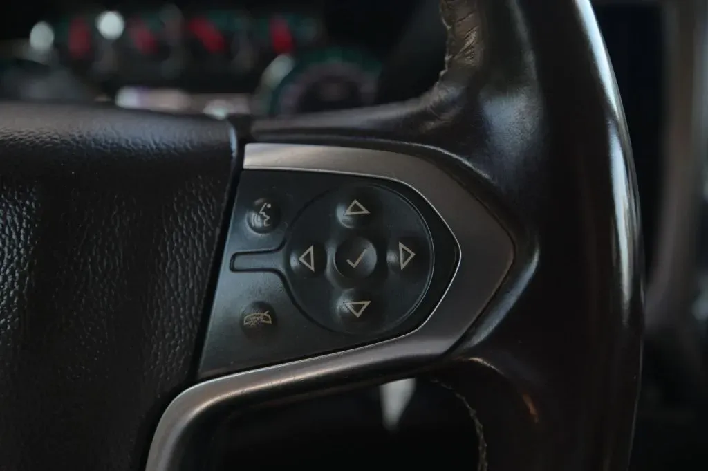 Chevrolet 3500HD photo 30