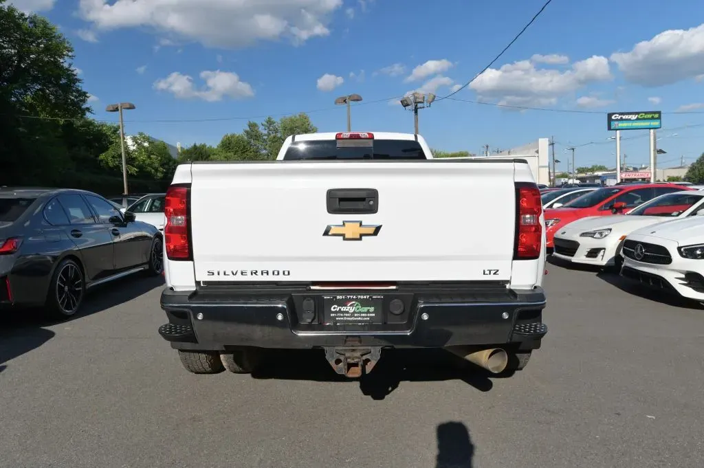 Chevrolet 3500HD photo 5