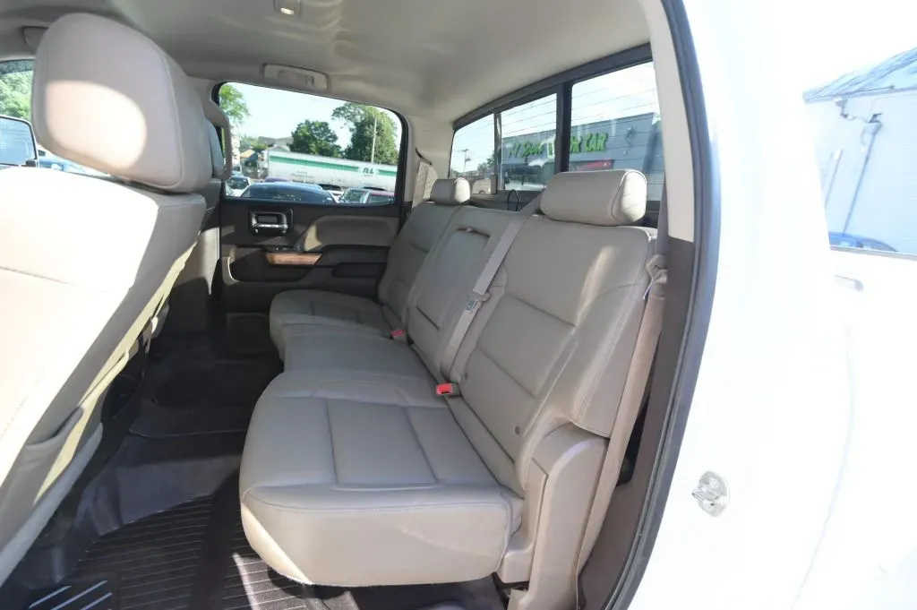 Chevrolet 3500HD photo 51