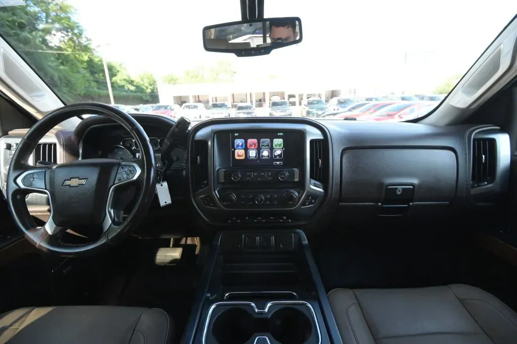 Chevrolet 3500HD photo 39