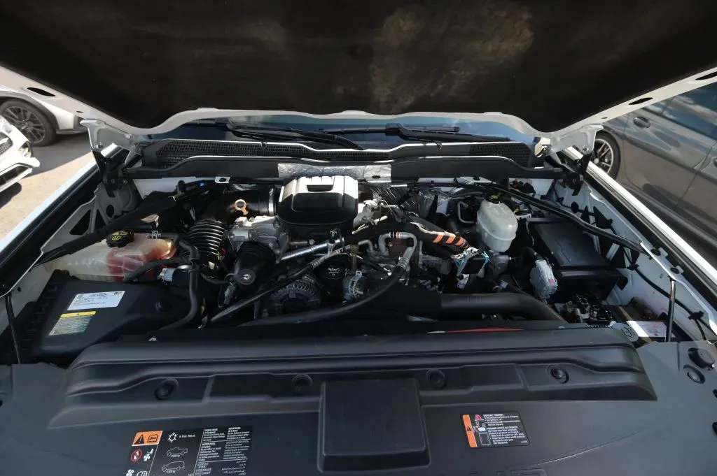 Chevrolet 3500HD photo 26