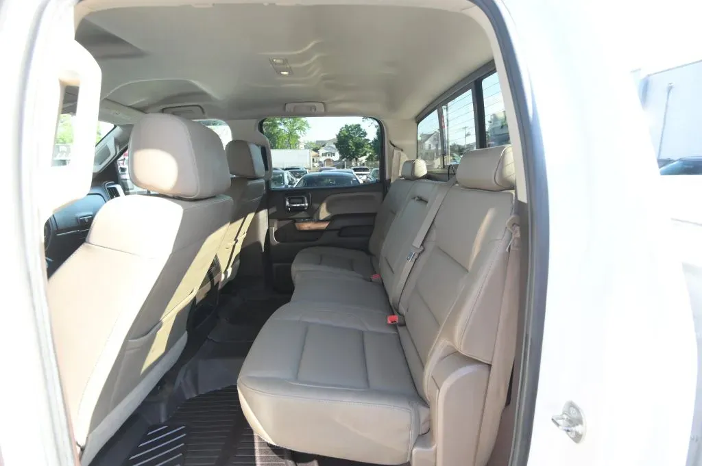 Chevrolet 3500HD photo 49
