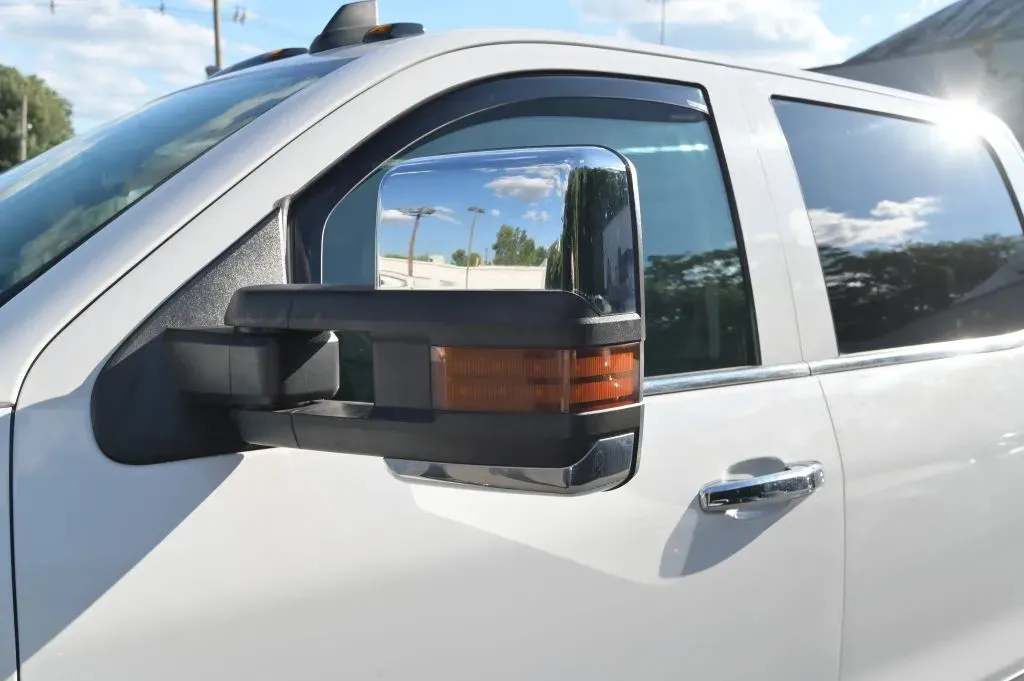 Chevrolet 3500HD photo 14