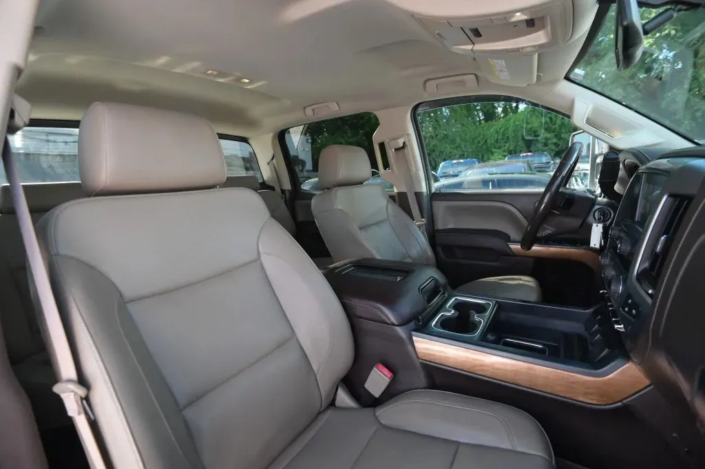 Chevrolet 3500HD photo 55