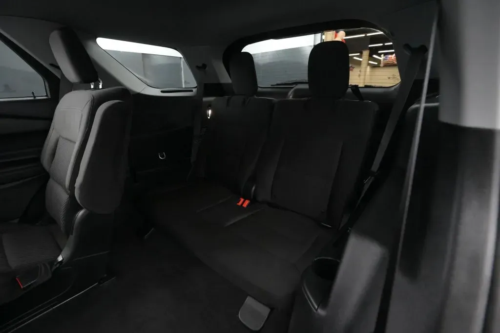 Ford Explorer photo 47