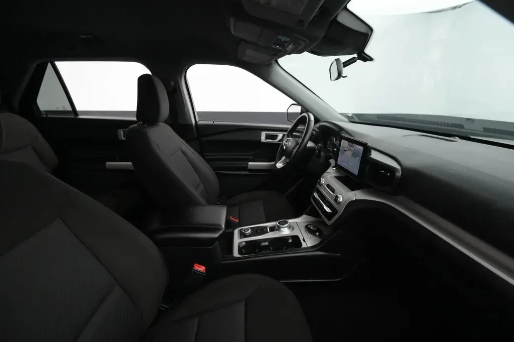 Ford Explorer photo 52