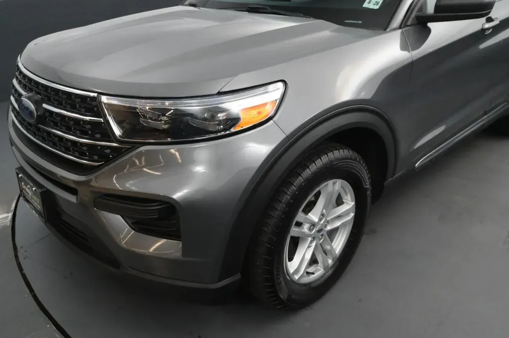 Ford Explorer photo 9