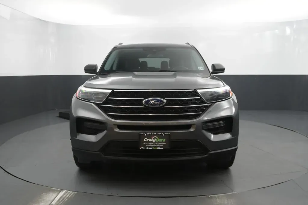 Ford Explorer photo 8