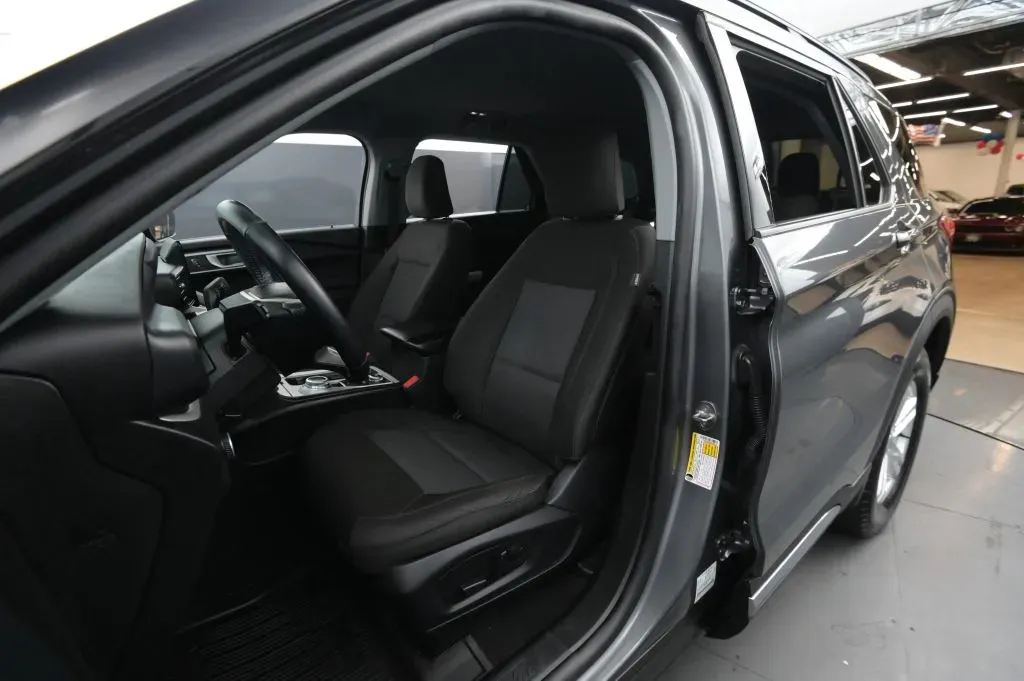 Ford Explorer photo 41
