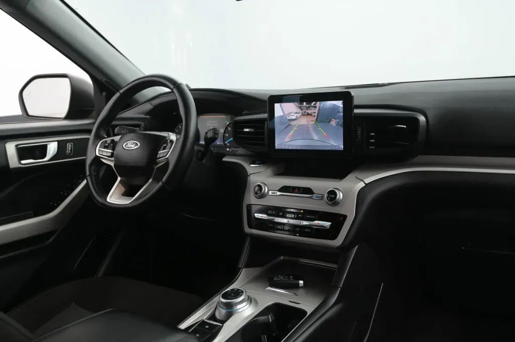 Ford Explorer photo 51