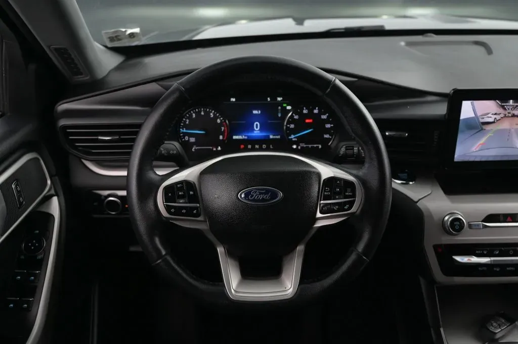 Ford Explorer photo 38