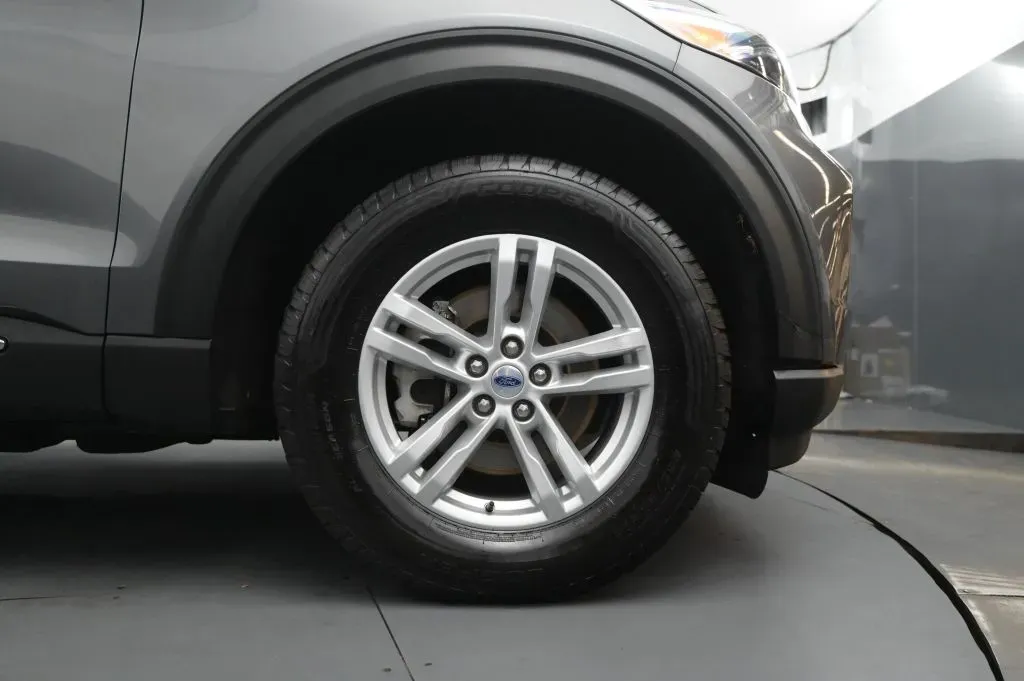 Ford Explorer photo 20