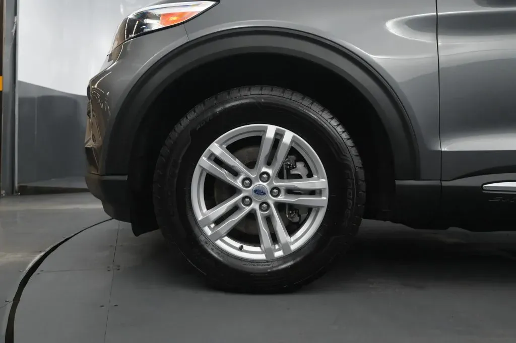 Ford Explorer photo 10