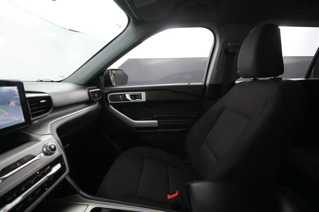 Ford Explorer photo 31