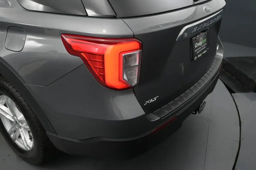 Ford Explorer photo 16