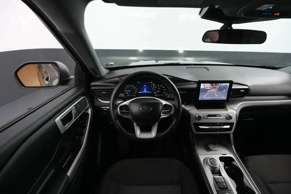 Ford Explorer photo 37