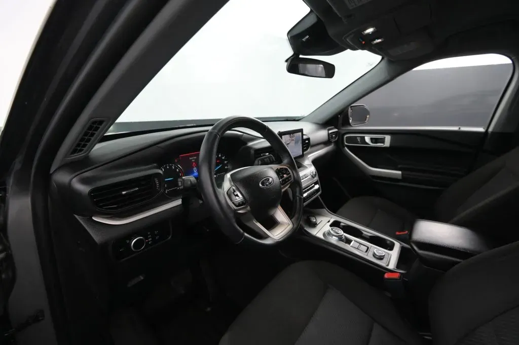 Ford Explorer photo 40