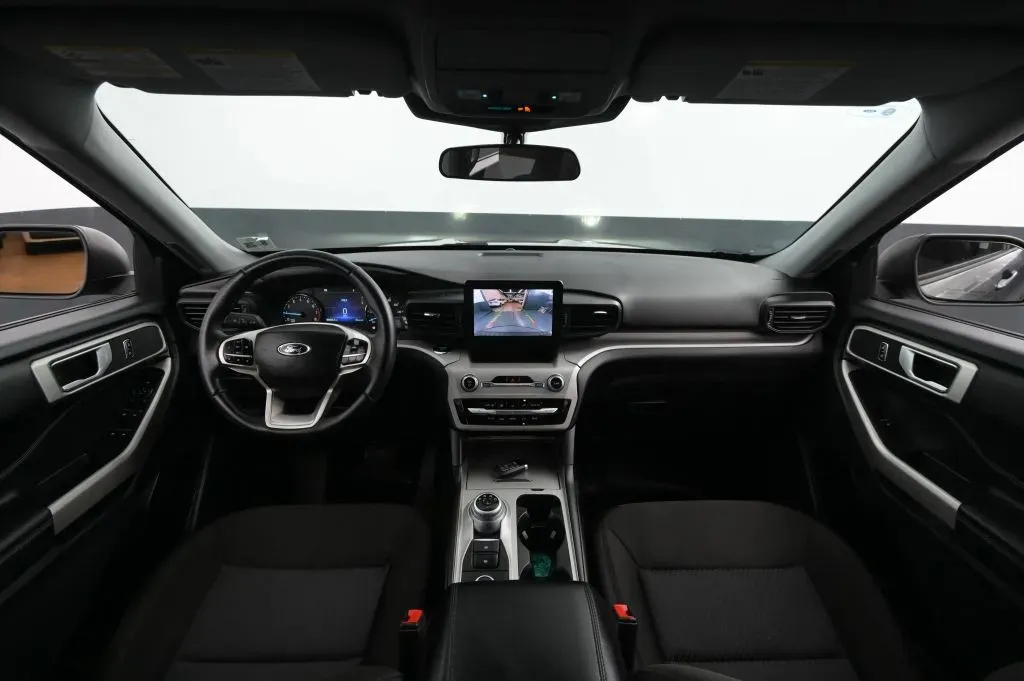 Ford Explorer photo 32