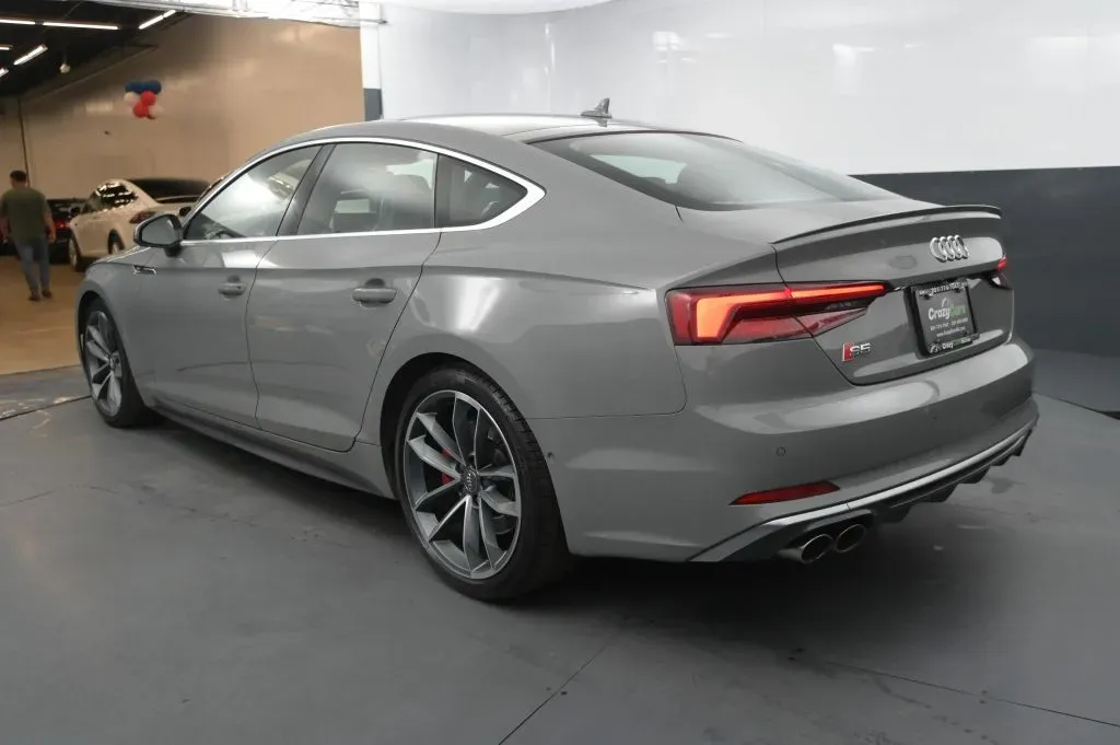 Audi S5 photo 3