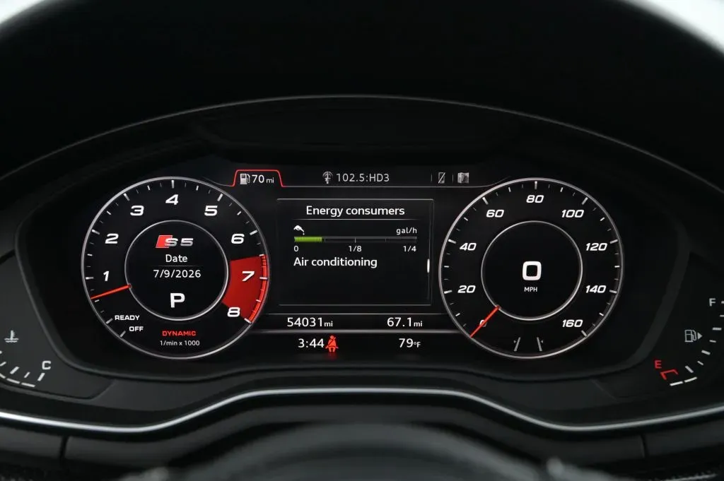 Audi S5 photo 24
