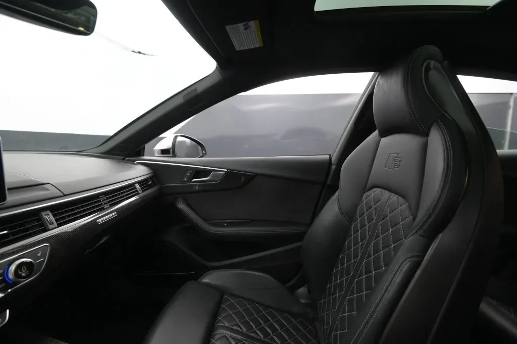 Audi S5 photo 31