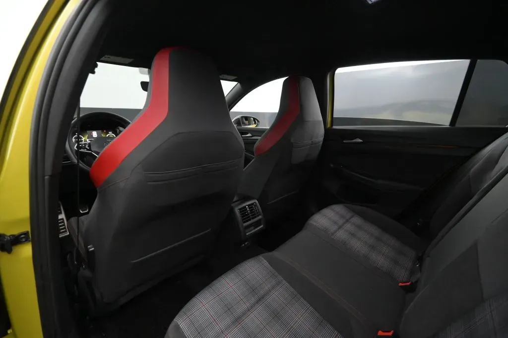 Volkswagen Golf GTI photo 48
